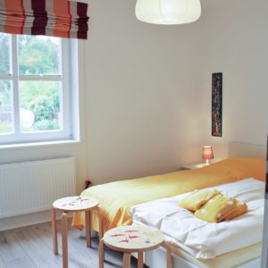 malerhaus-kuhse-ferienwohnung-klatschmohn-schlafzimmer