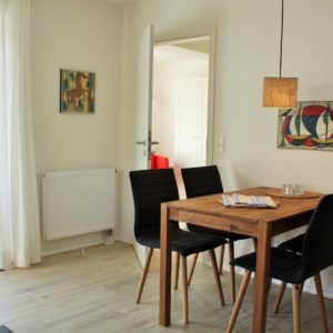 Benglaisex - malerhaus-kuhse-ferienwohnung-stockrose-esszimmer â€“ Malerhaus Kuhse